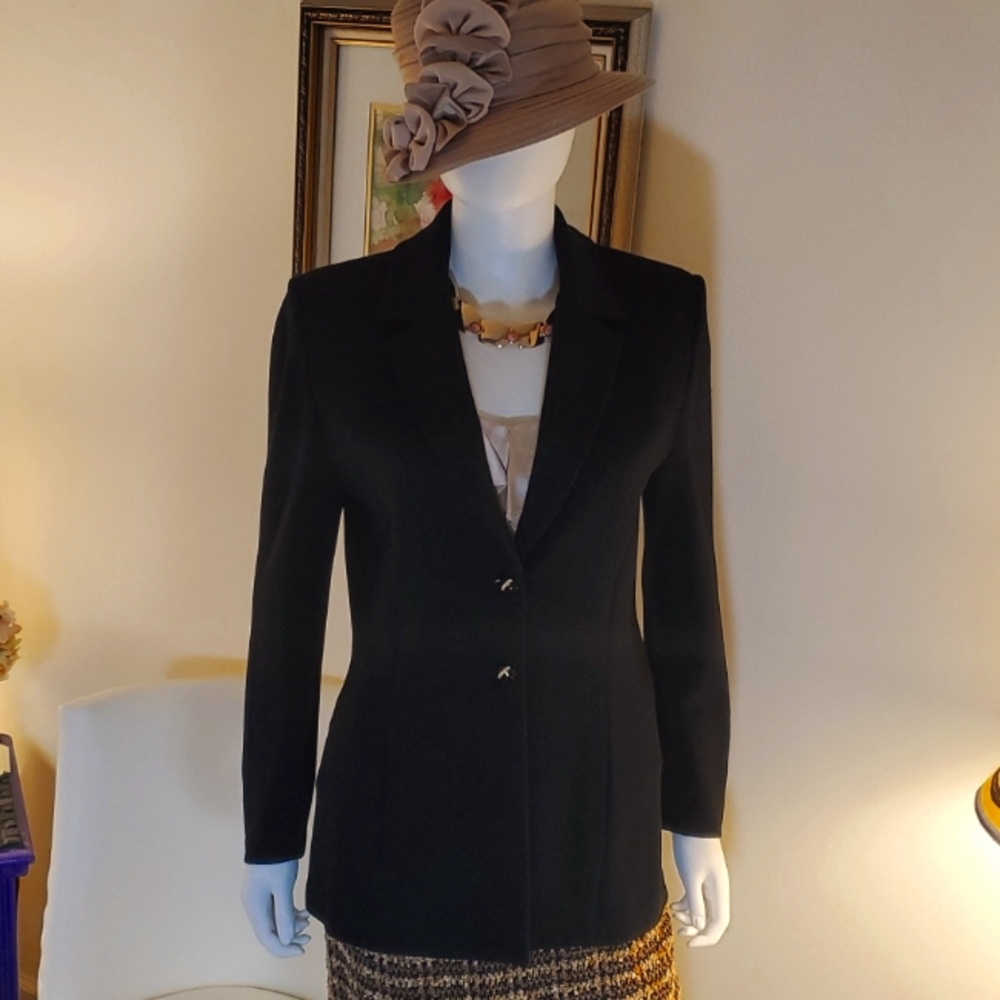 St. John Basics 2-Button Black Blazer in Classic Santana Knit, Size 8